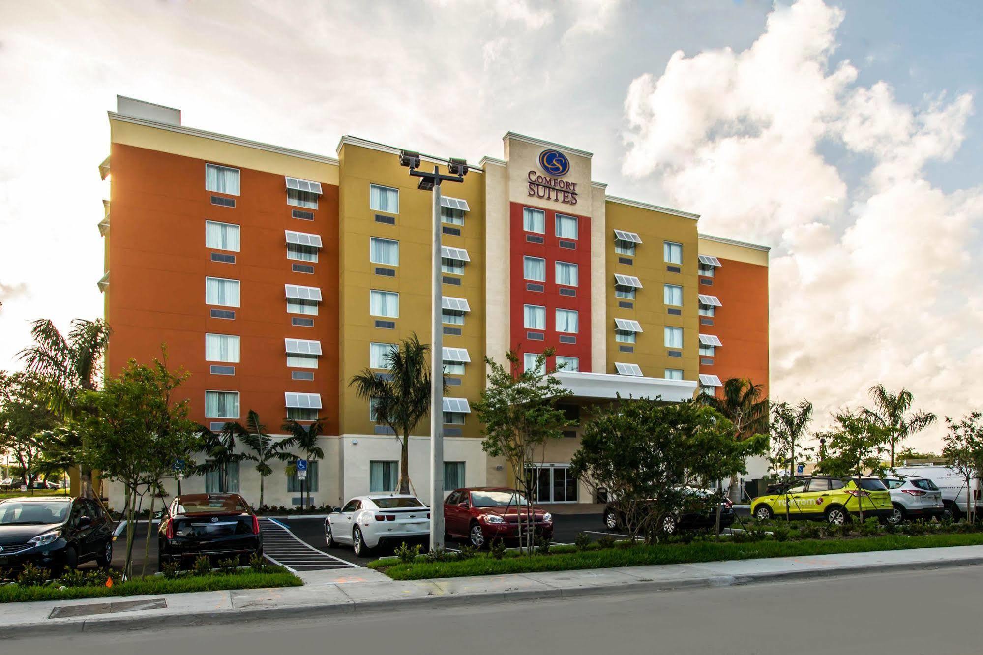 Comfort Suites Fort Lauderdale Airport South & Cruise Port Dania Beach Exterior foto